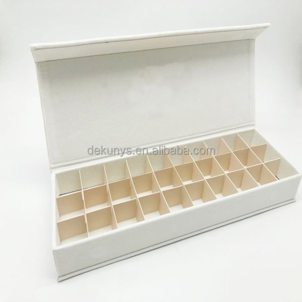 Recyclable Flip Top Magnetic Christmas Chocolate Box with Paper Divider and Folders