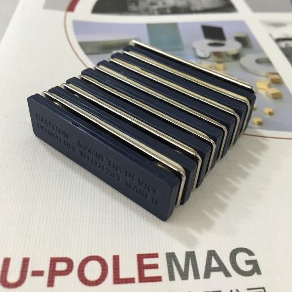 3m Self Adhesive Backing Plastic Name Badge Tags 12g Three Disc Magnets Bar Magnet