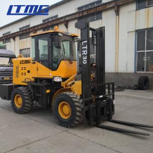 China Solid Tires 2.5 Ton Rough Terrain Forklift Trucks With 4500mm Triplex Mast wholesale