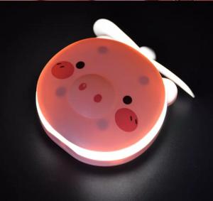 China Carton USB rechargeable pig bear mini fan LED light cosmetic make up mirror LED light fan wholesale