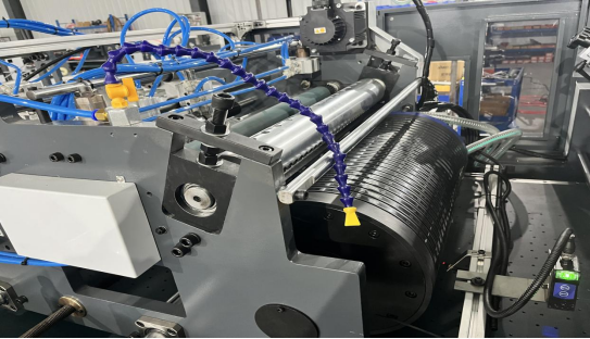 SIINO JIGUO TC-760Q Automatic Servo Windows Patching Machine With Corner Cutting& Creasing Function,Max. sheet size (mm):760*850,Film Sheet Thickness