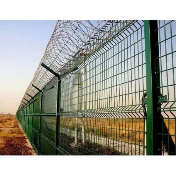 High Security Plastic Coated Welded Wire Mesh Panels with 50mmx100mm and 50mmx200mm Hole Sizes for Airport Fence