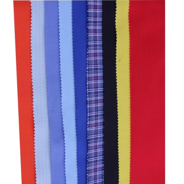 0.25cm Cleanroom Anti Static ESD Fabrics Clothes Grid Polyester Garment