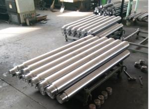 China 40Cr, 42CrMo4 Rod Quenched / Tempered Anti Corrotion Hydraulic Cylinder Rod Length 1m - 8m wholesale