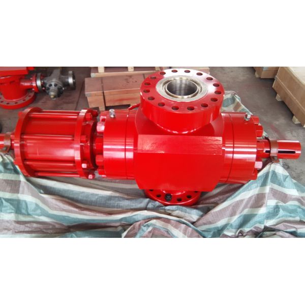 API 6A Cameron Wellhead Valves , Flanged Hydraulic Gate Valve Ball Screw