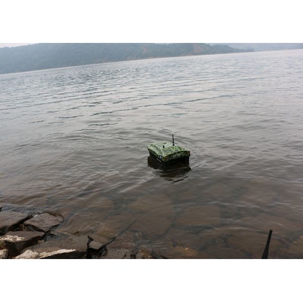 Remote control fish boat Camouflage battery power and ABS plastic