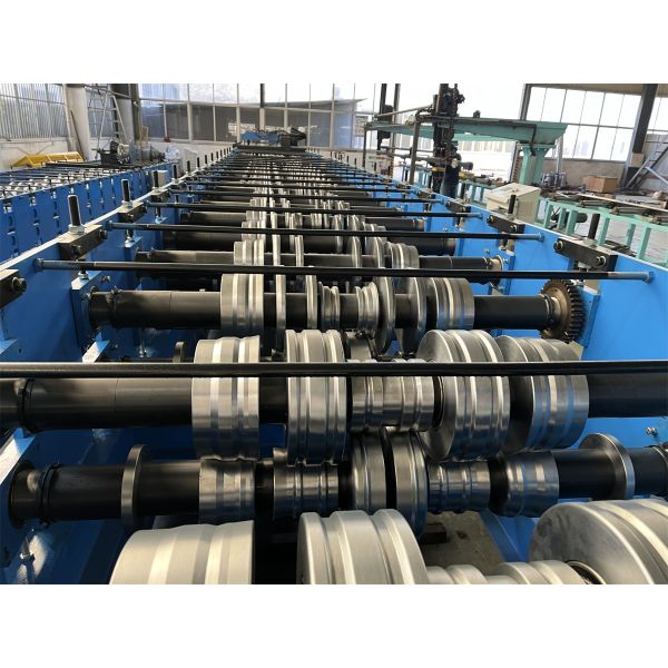 Customized Design Floor Deck Roll Forming Machine With Chain Drive System And 30kw X2 Motors