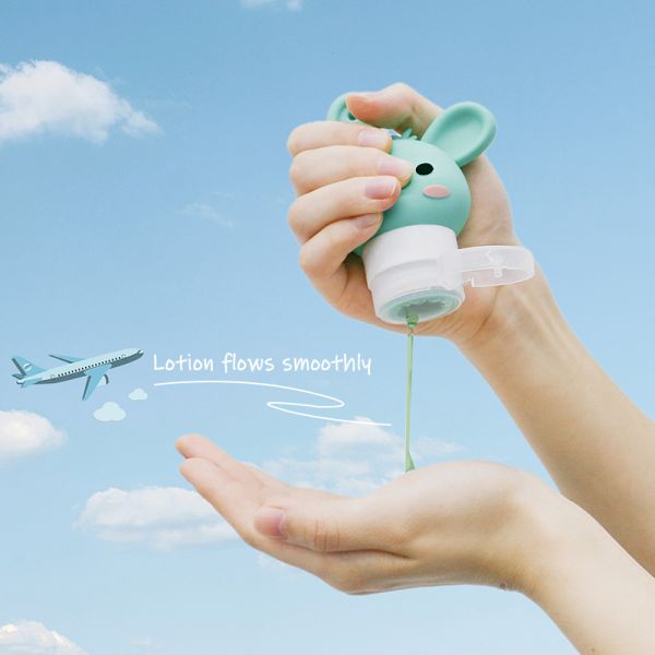 Wholesale 90ML Portable Leak Proof Squeezable Cosmetic Container Travel Kit Silicone Shampoo Travel Bottle Set For Toiletries