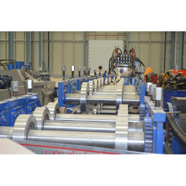 Steel Frame C Z Purlin Roll Forming Machine With 11.5kw Motor And Automatical Cutting Devices
