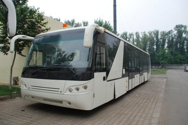 Quality Large Capacity Low Carbon Alloy Body Airport Passenger Bus Ramp Bus DC24V 240W for sale
